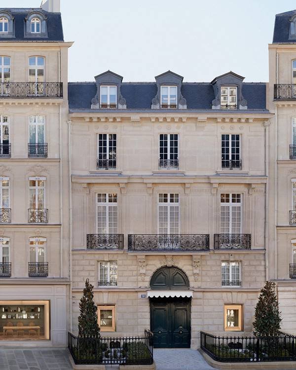 Dior inaugura nova loja e museu que homenageia a história da grife