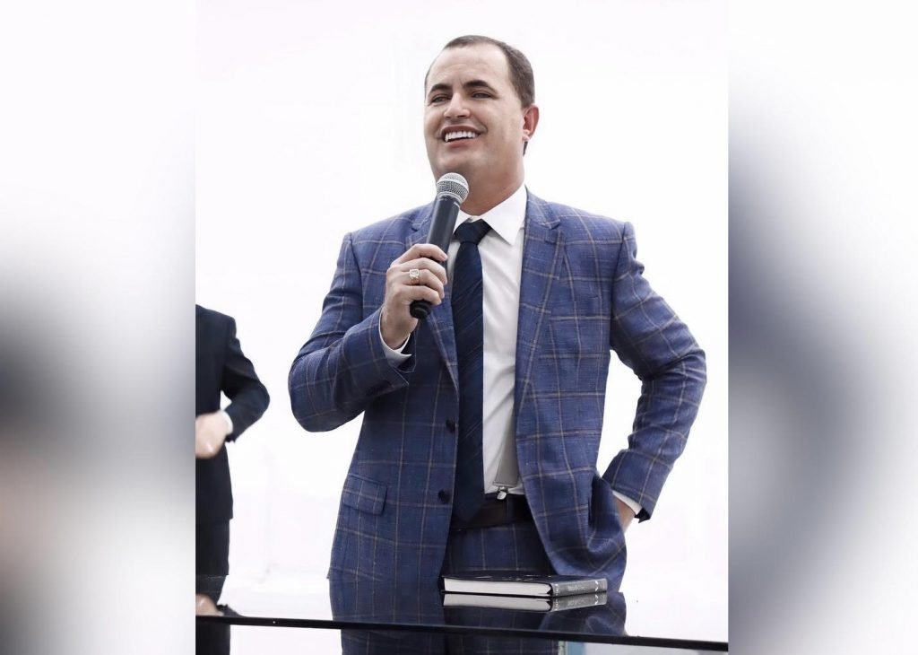 Pastor Osório José Lopes é acusado de aplicar golpes em várias pessoas em Goiás e São Paulo