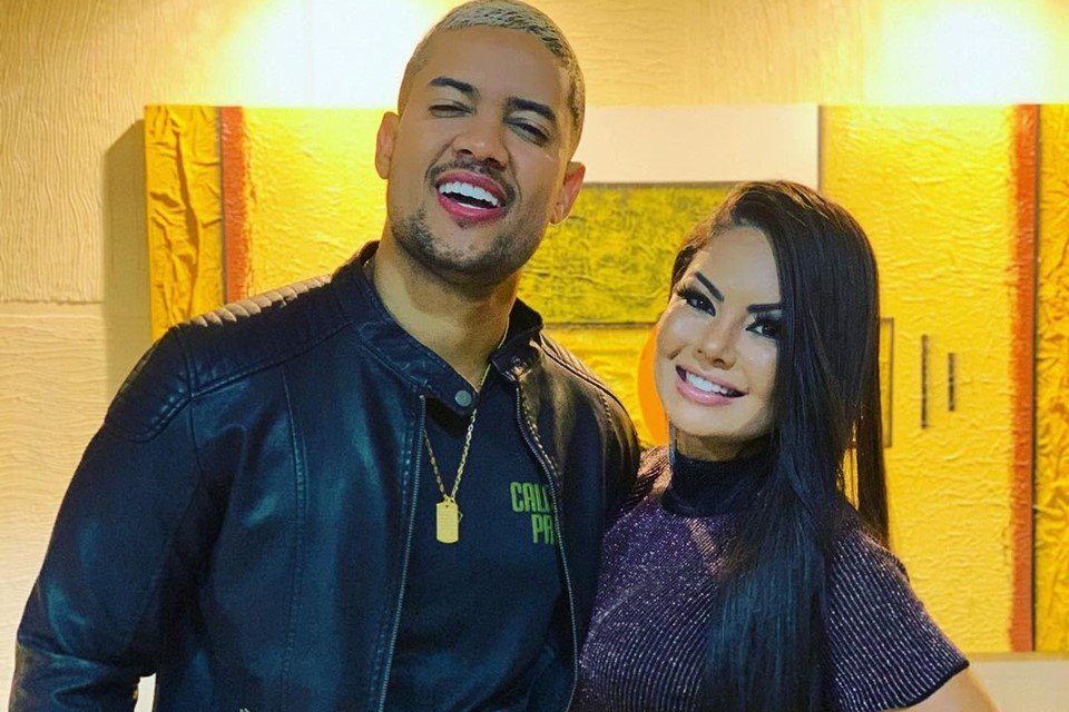 Clevinho Santos and Paulinha Abelha
