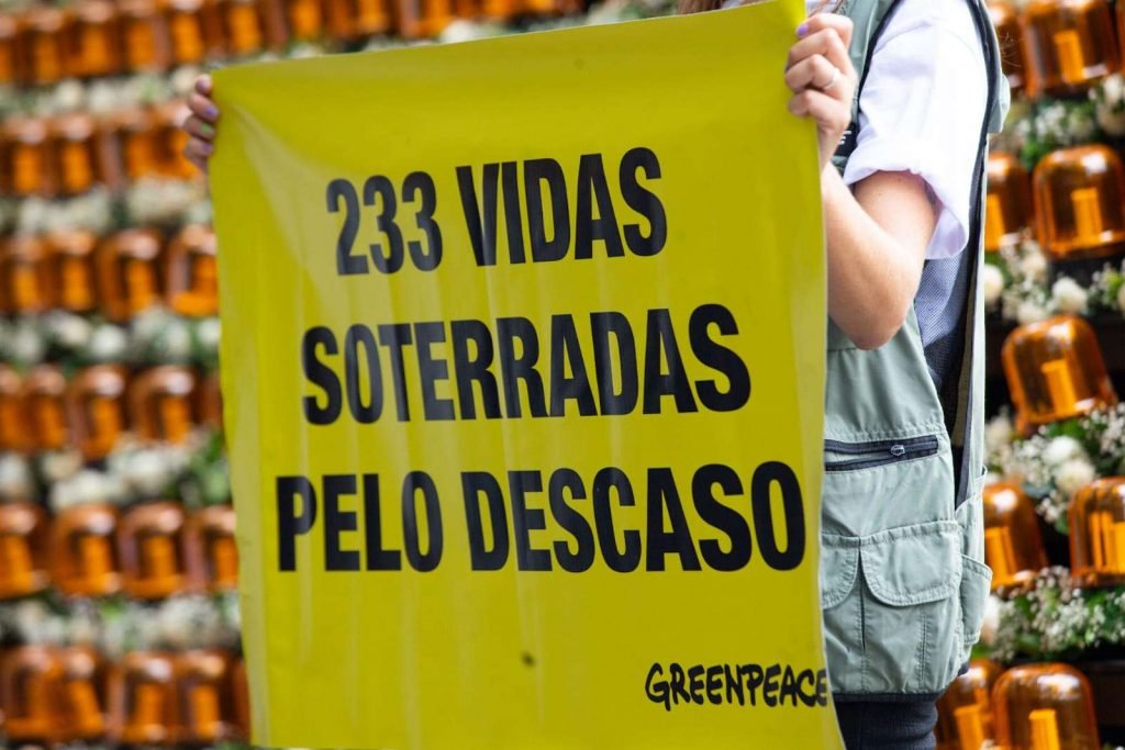 Rj Greenpeace Mobiliza Protesto Em Prol Das V Timas De Petr Polis Metr Poles