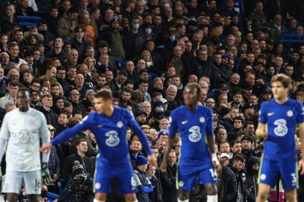 Por sanções, Chelsea quer jogar sem torcida na Copa da Inglaterra