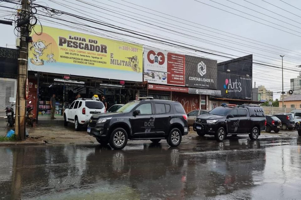 Conheça Dilma, a “dama de vermelho” escoltada por homens armados no DF