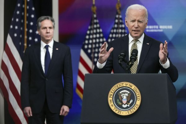 Presidente dos Estados Unidos, Joe Biden, fala sobre a Ucrânia ao lado de seu secretário de Estado, Antony Blinken - Metrópoles
