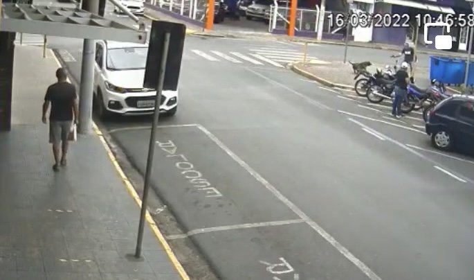 Cachorro foge e é baleado por homem no interior de São Paulo