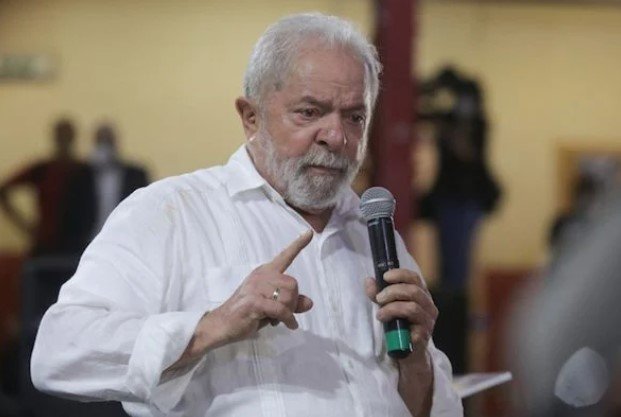 Luiz Inácio Lula da Silva, 35° presidente del Brasile.  Ha i capelli bianchi e la barba bianca - Metropolis
