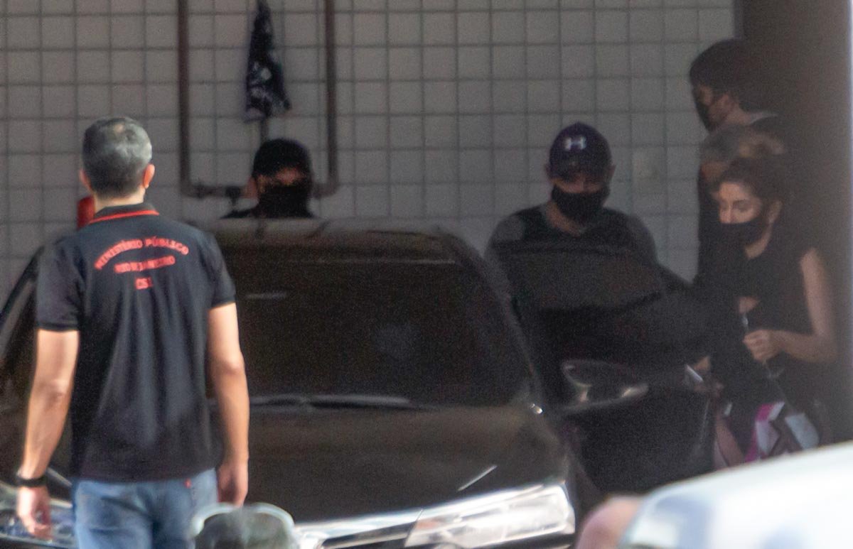 QUEIROZ CHEGA NO IML DO RIO DE JANEIRO., ANTES DE SEGUIR PARA O PRESIDIO EM BENFICA