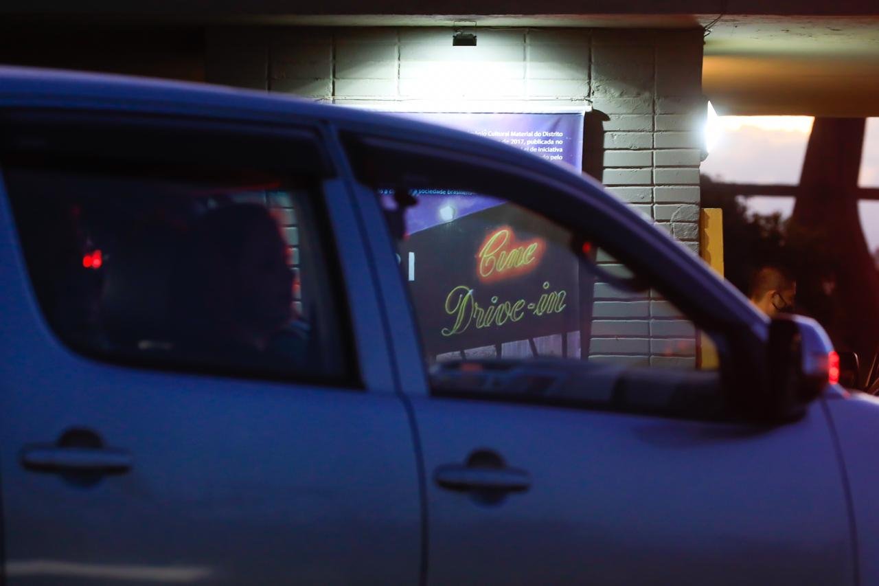 Cine drive in durante periodo de quarentena e corona vírus