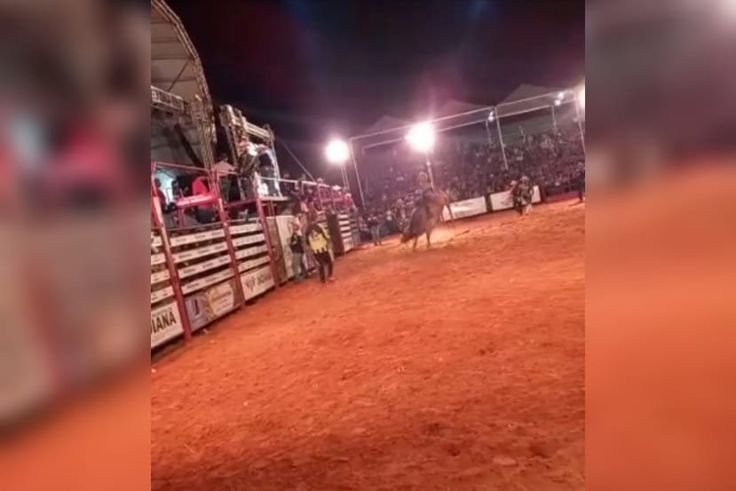 SP: peão morre após ser pisoteado por touro em prova de rodeio