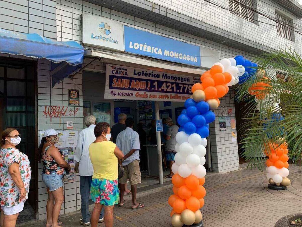 Muitos apostadores e curiosos procuraram a Lotérica Mongaguá nesta segunda-feira (21/3)