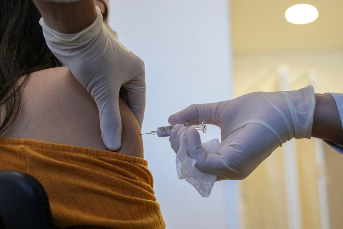 vacina Corono no Hospital das Clínicas de São Paulo.