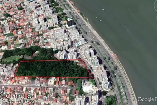 vista aérea de uma área residencial em Florianópolis