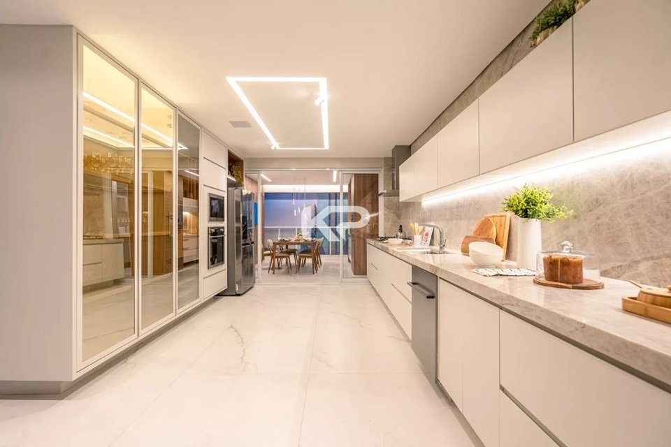Foto de cozinha moderna com piso branco, lava louças, forno e microondas