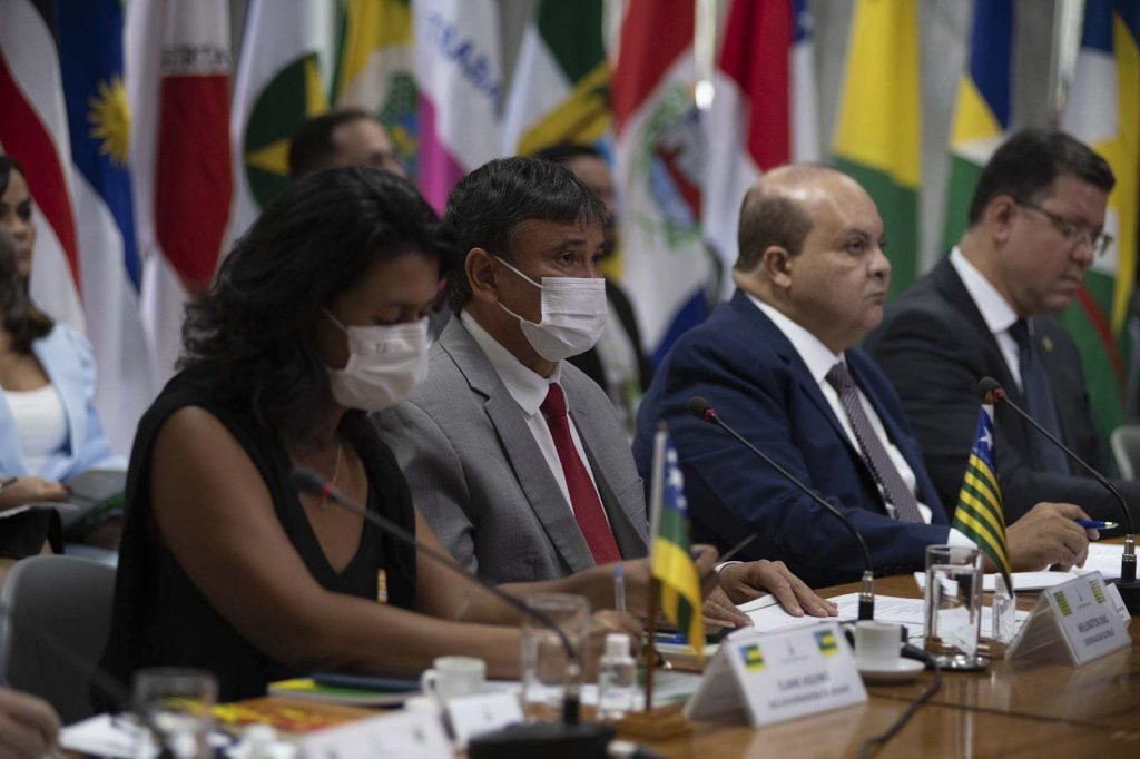 Governadores sentados lado a lado em Salão Nobre no Palácio do Buriti para o X Fórum Nacional de Governadores - Metrópoles