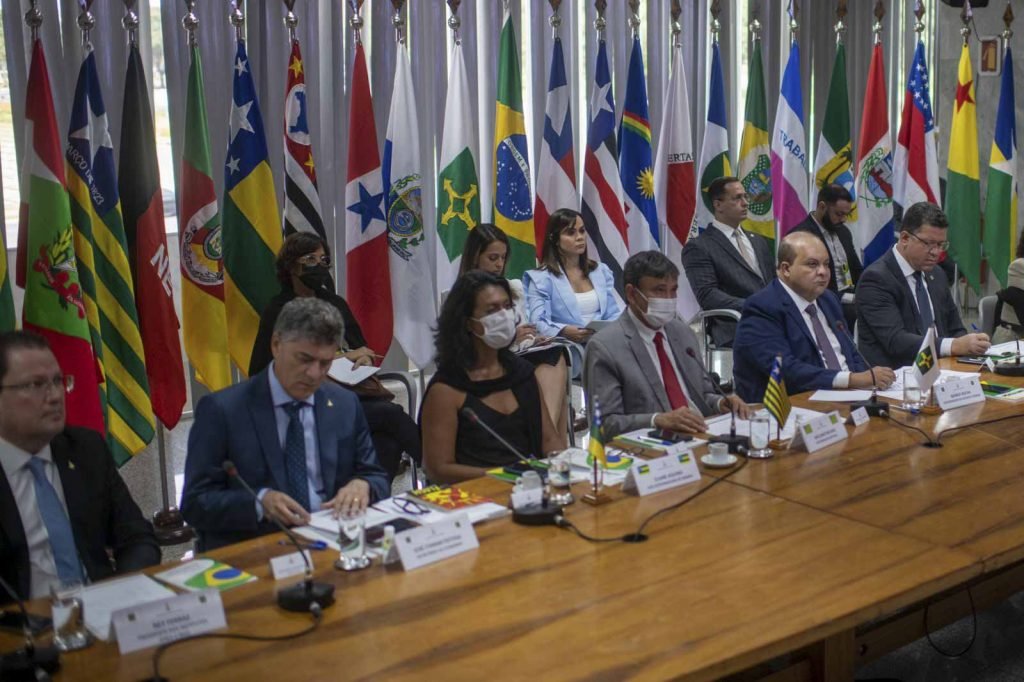 Governadores sentados lado a lado em Salão Nobre no Palácio do Buriti para o X Fórum Nacional de Governadores - Metrópoles