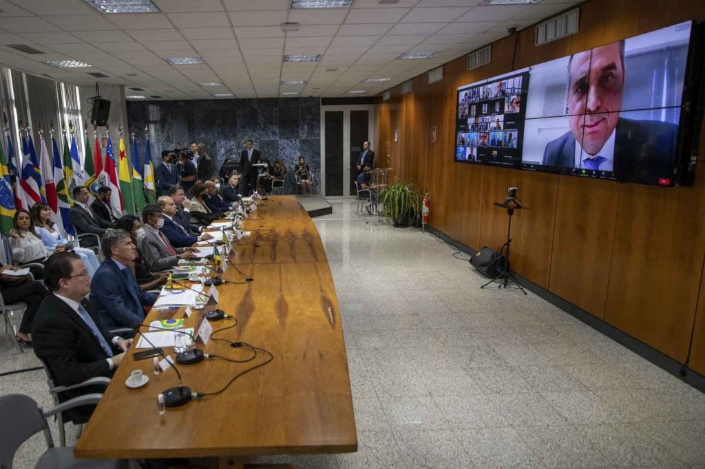 Governadores sentados lado a lado em Salão Nobre no Palácio do Buriti para o X Fórum Nacional de Governadores - Metrópoles