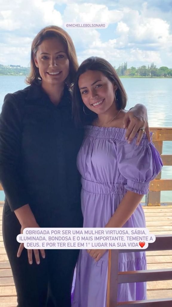 foto de michelle bolsonaro com a filha letícia