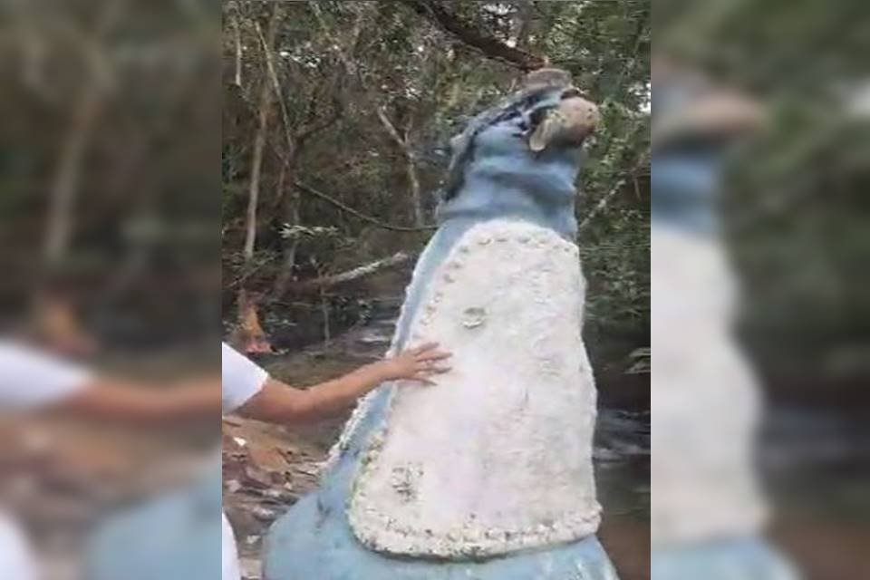 Estatua azul