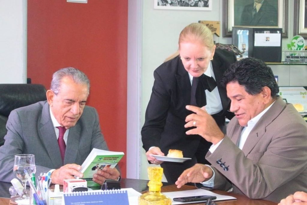 relações políticas do pastor gilmar santos, citado como integrante de suposto gabinete paralelo no ministério da educação