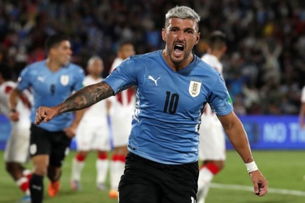 Arrascaeta marca na vitória do Uruguai