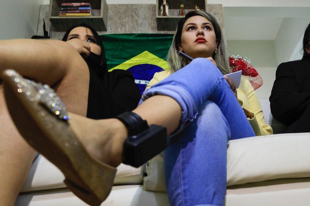 Sara Winter com a tornozeleira eletronica apos prisao STF