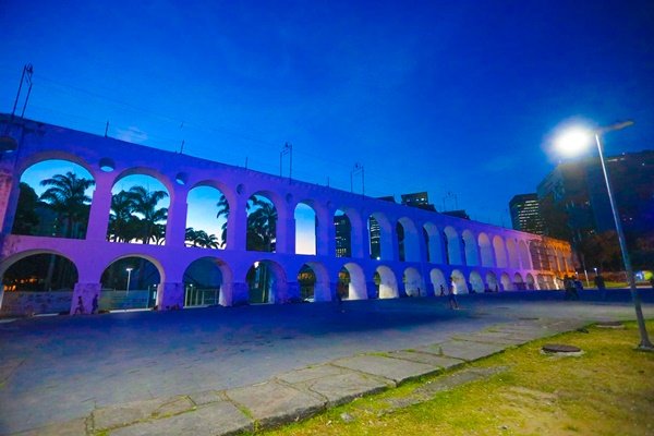 Blue building in colorectal cancer awareness campaign