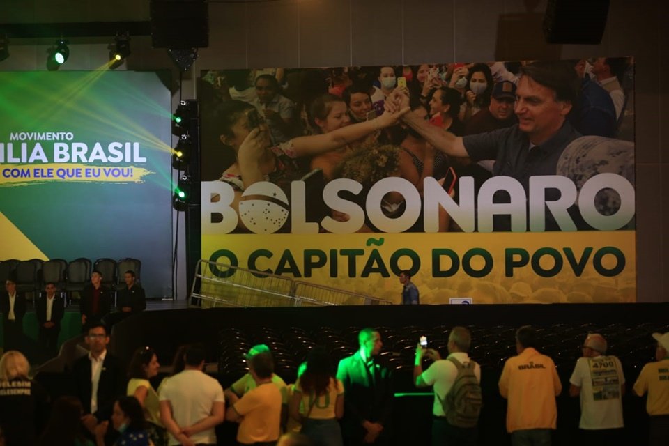 Cartaz com a inscrição: