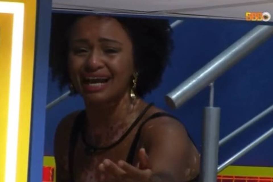 Natália chora após descontrole de Eli no BBB22: “Sai de perto de mim”