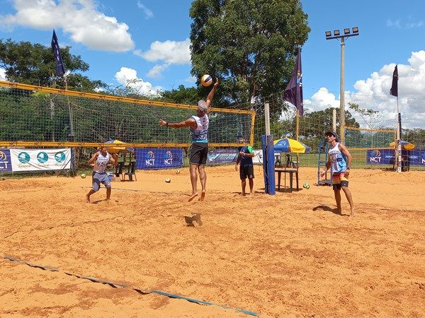 1º Torneio de Vôlei de Areia acontece neste domingo, no Parque Central 