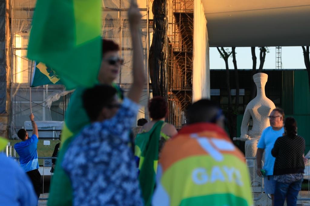 Manifestantes pró Bolsonaro em frente ao STF