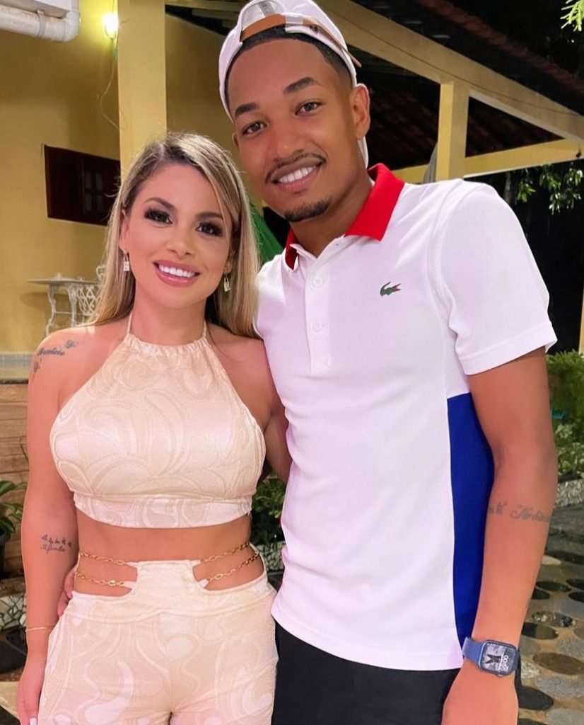 Bruna Maciel é casada com Fernandinho, atacante do Brusque