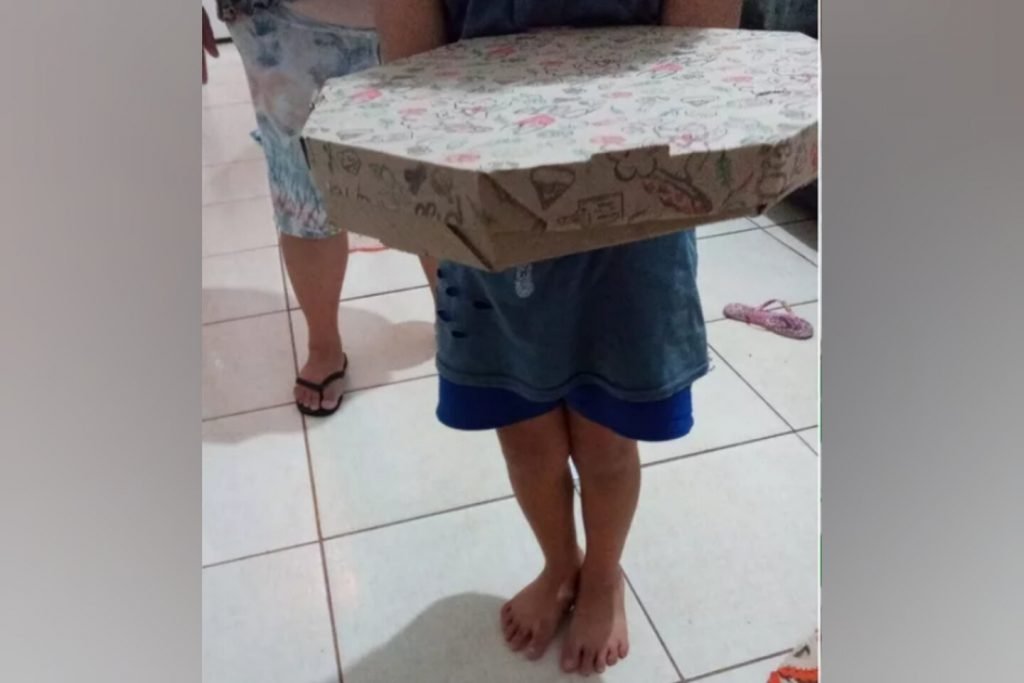 Menina que não tinha dinheiro acabou ganhando duas pizzas