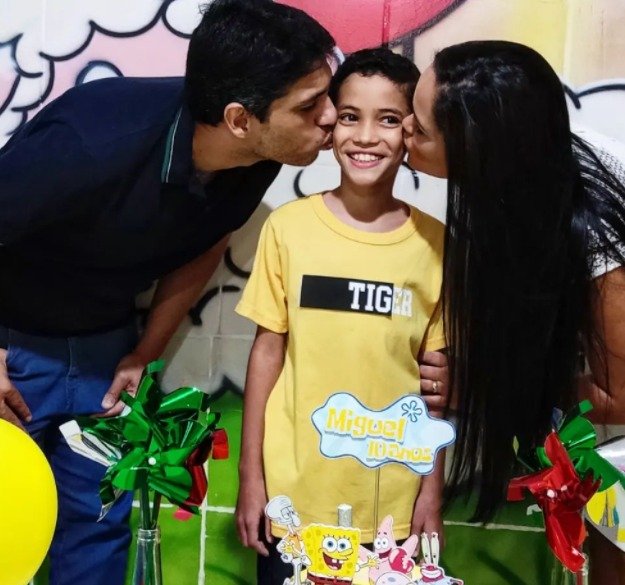 M&atilde;e pede doa&ccedil;&otilde;es de sangue para filho