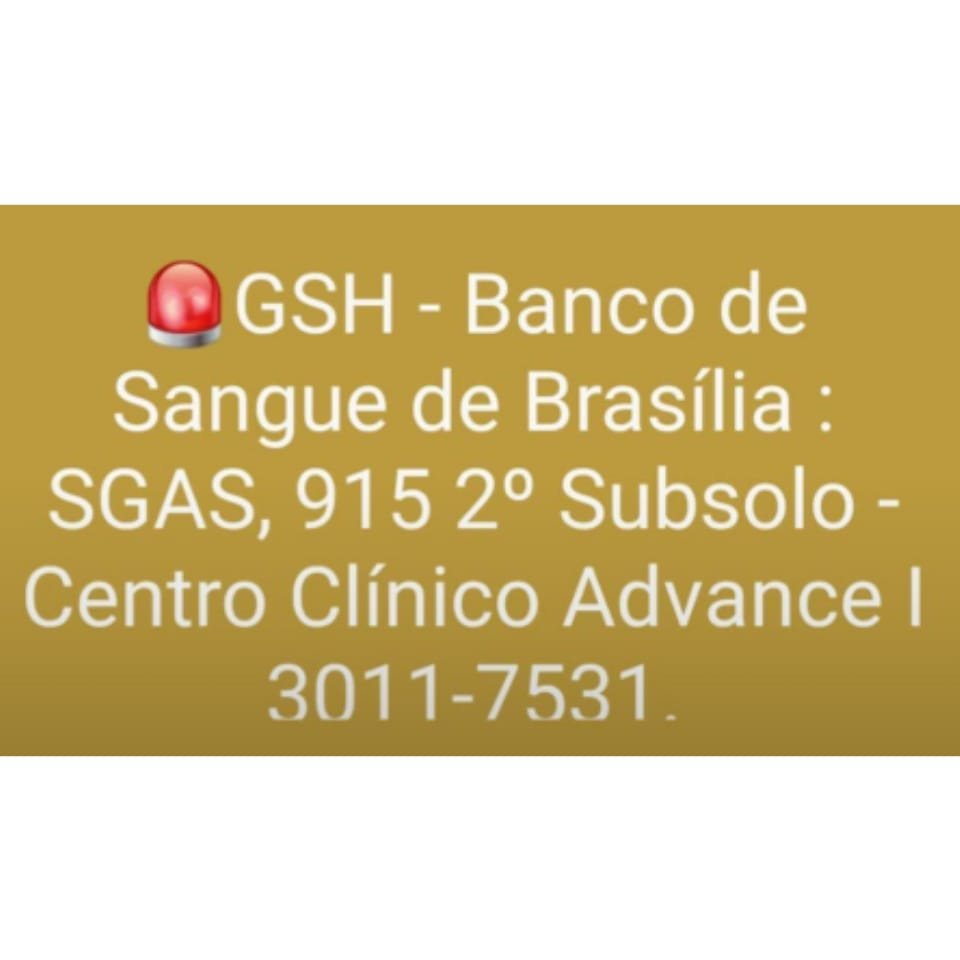 Status do WhatsApp postado por m&atilde;e de menino que precisa de doa&ccedil;&otilde;es de sangue, onde se l&ecirc; sob fundo ocre 