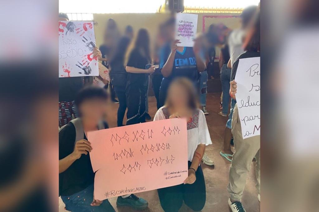 Alunos protestam contra assédio em escola pública do DF- Metrópoles