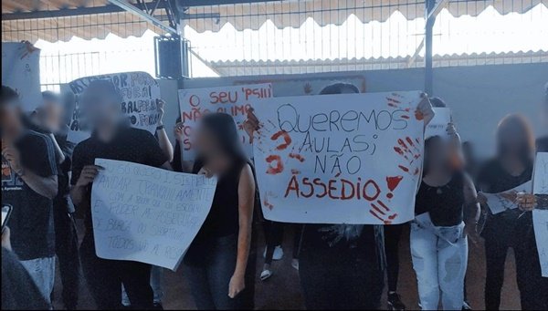 Alunos protestam contra assédio em escola pública do DF- Metrópoles