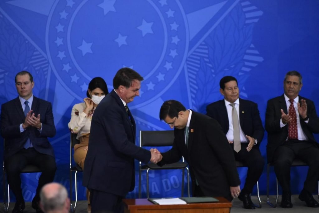 Presidente Bolsoanro e José Levi durante a posse