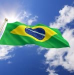 Bandeira do Brasil em um mastro - Metrópoles