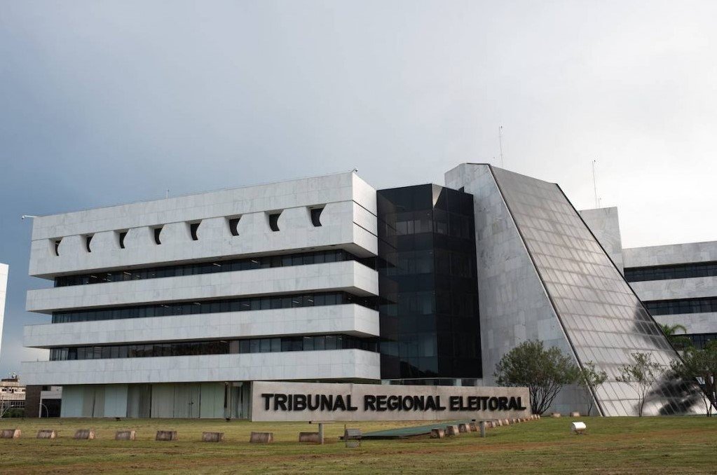 Parte exterior do Tribunal Reginal Eleitoral - Metrópoles