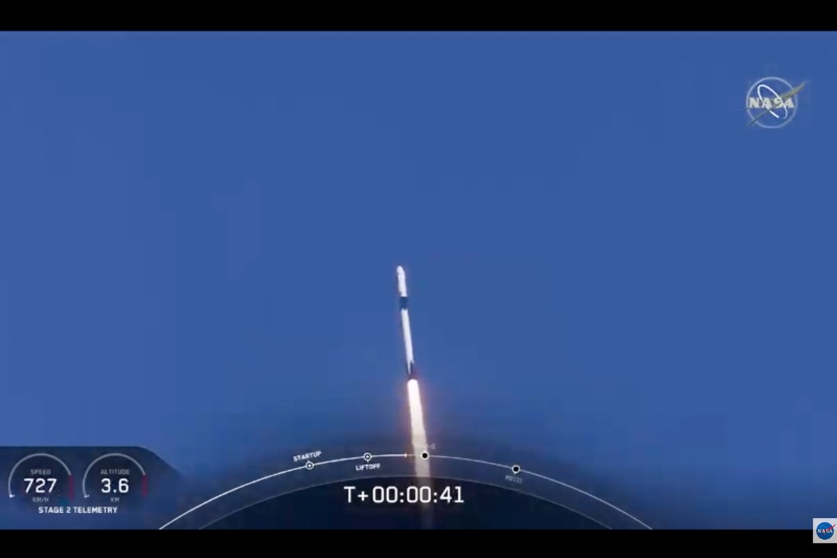Foguete da Space X decola rumo à Estação Espacial Internacional