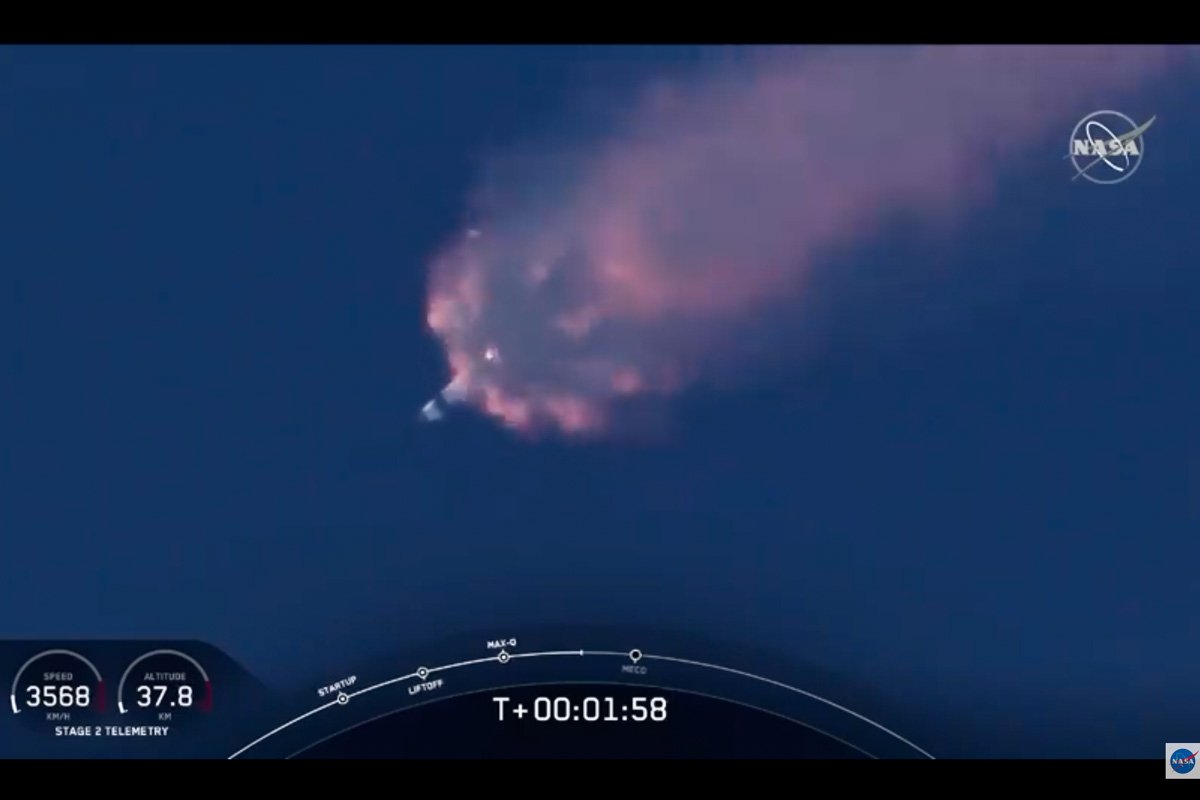 Foguete da Space X decola rumo à Estação Espacial Internacional