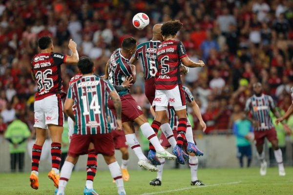 Globo coloca jogo do Flamengo para 'barrar' crescimento do SBT com Seleção  Brasileira na Copa América - ISTOÉ Independente