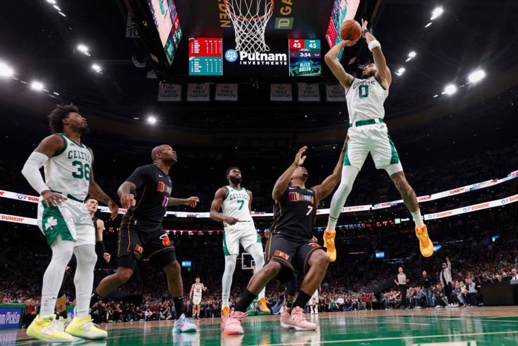 Miami Heat derrota Boston Celtics