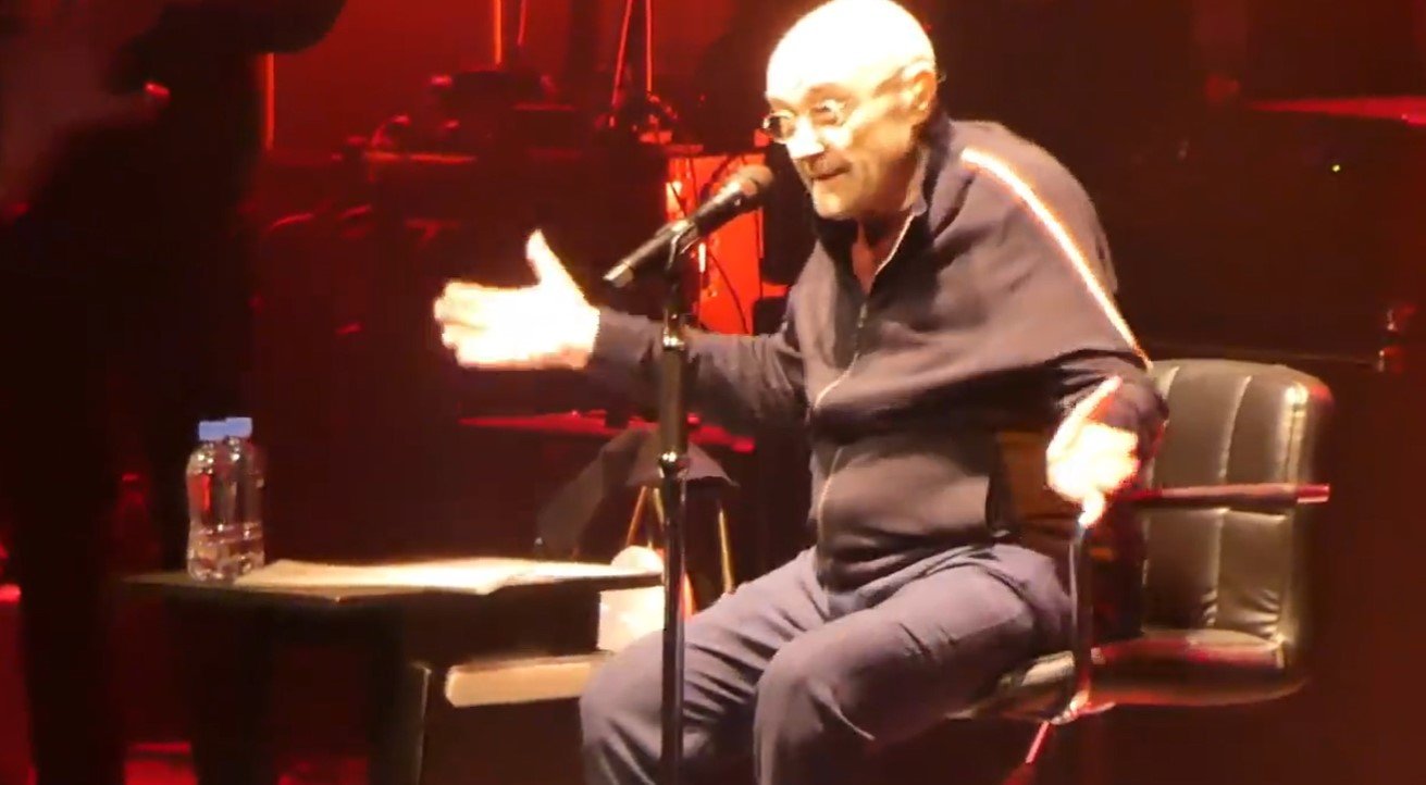 Com show majestoso, Phil Collins promove bailão da saudade e faz SP dançar  - Estadão