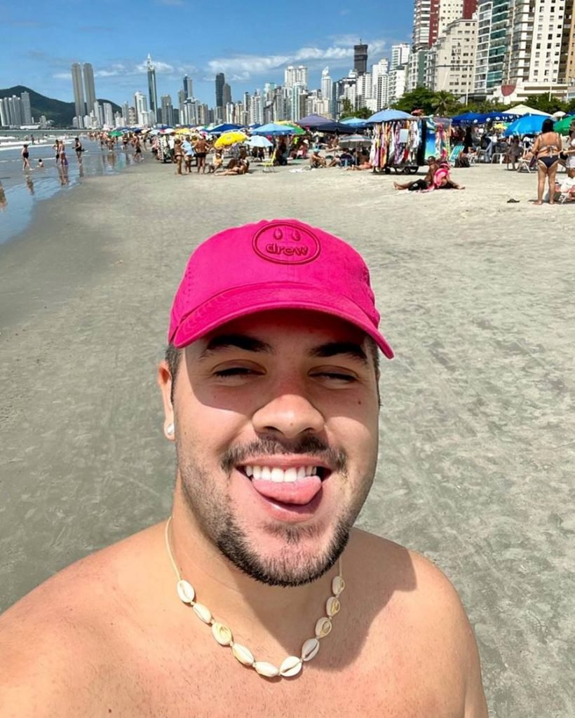 Alvxaro é um dos humoristas LGBTQIA+ de Alagoas