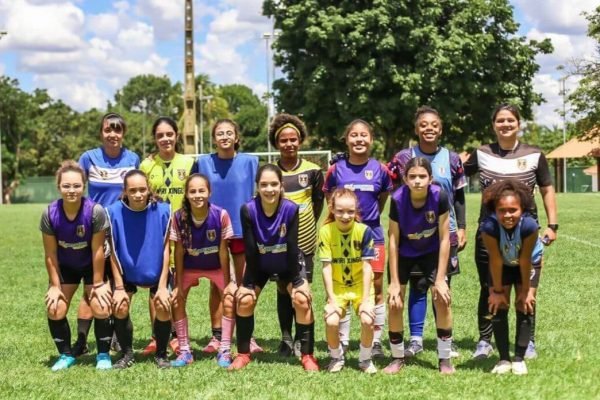 Jogos de futebol infantil feminino Ceca 2022 animam a manhã desta