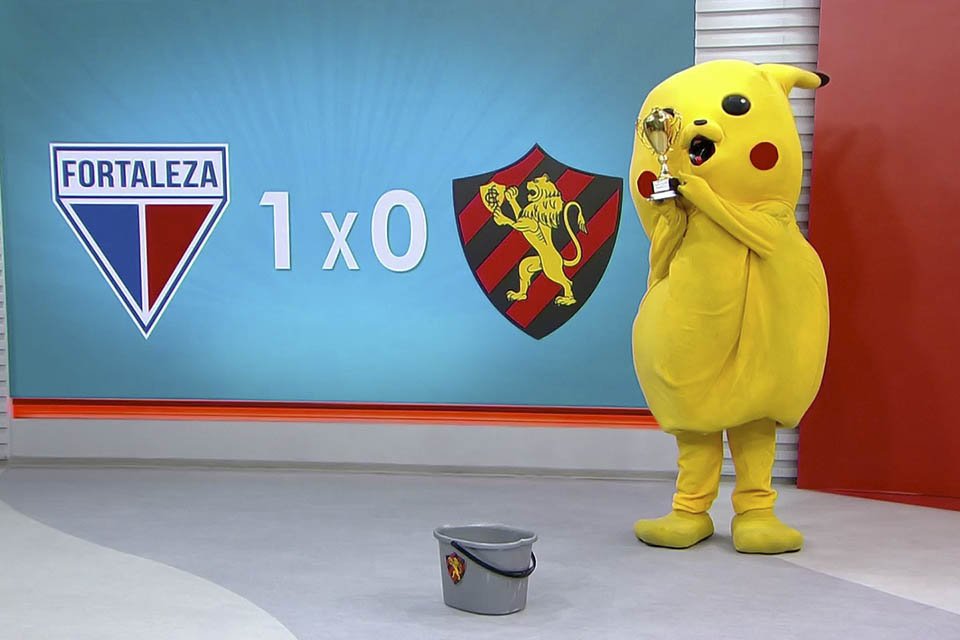 Apresentador do Globo Esporte se fantasia de Pikachu para zoar Sport