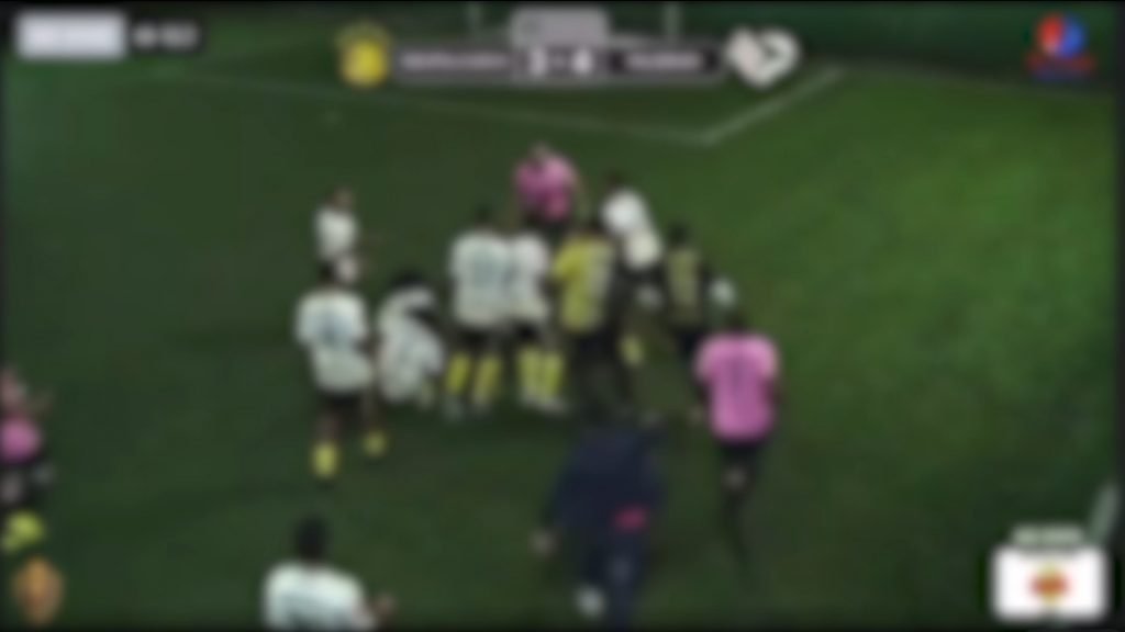 Vídeo: Jogo de futebol amador termina em confusão e tiros em Goiânia -  ISTOÉ Independente