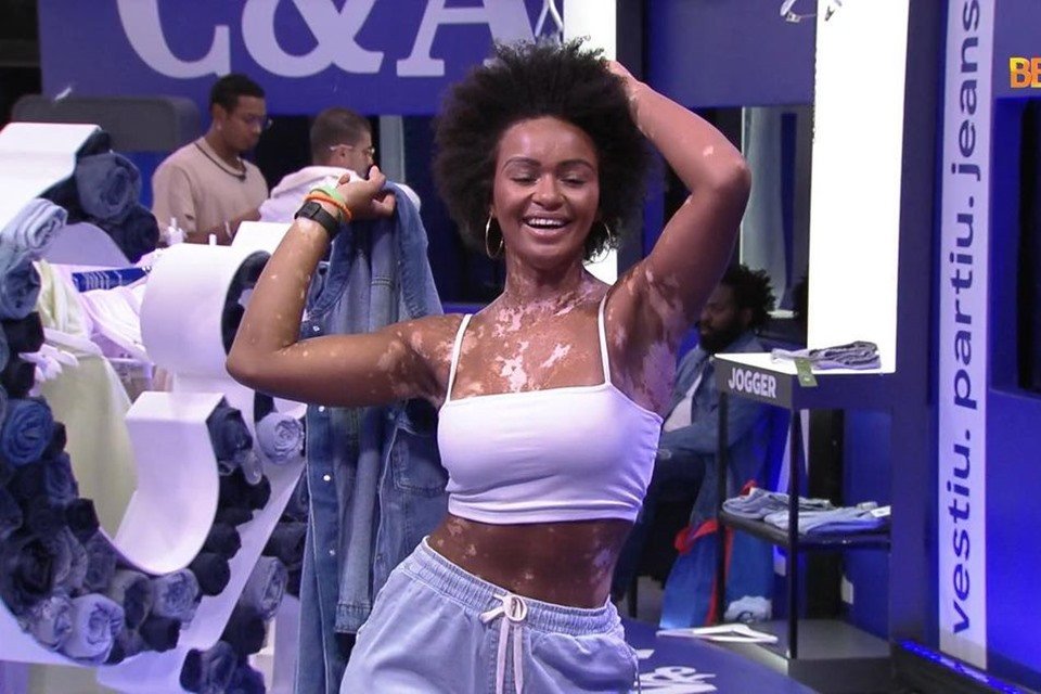 Natália se desculpa após usar termo capacitivo