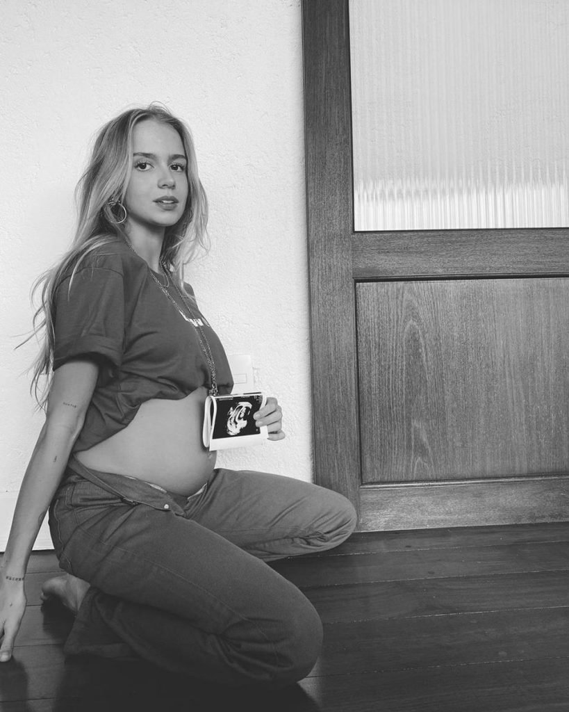 A campeã do Masterchef, Isabella Scherer, mostra foto de ultrassonografia e revela que está grávida de Gêmeos - Metrópoles