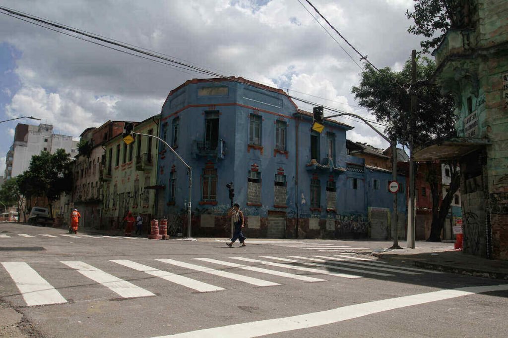 Em 23/3, as ruas do entorno da Praça Júlio Prestes já estavam limpas e desertas